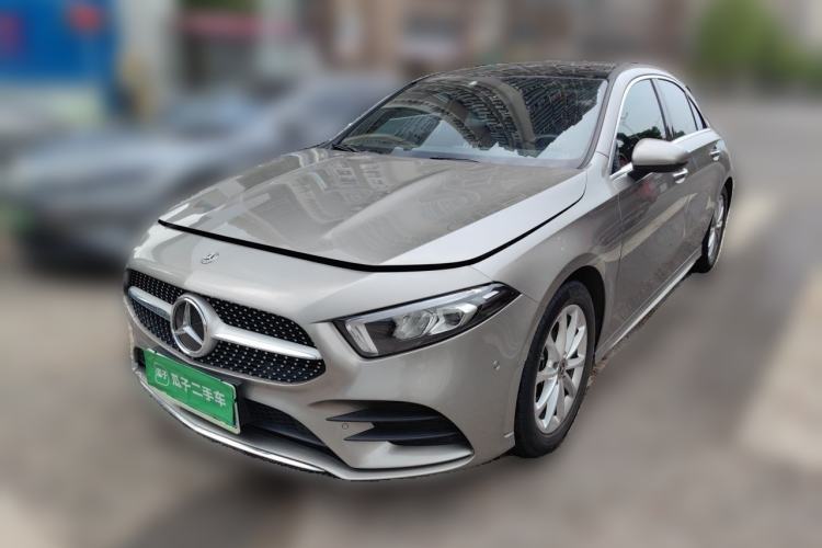 Mercedes-Benz A-Class 2021 A 200 L Sport Sedan Fashion Model usata Guazi used car, China used car export, Used car for sale, Used cars, Cheapest cars for sale