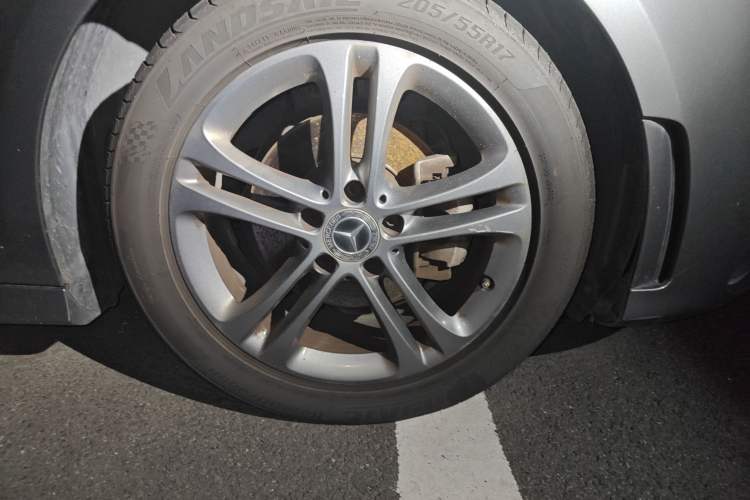 Used Mercedes-Benz A-Class 2021 Restyled A 180 L Sport Sedan Right Front Wheel Hub