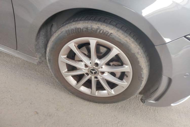 Used Mercedes-Benz A-Class 2021 A 200 L Sport Sedan Fashion Model Right Front Wheel Hub