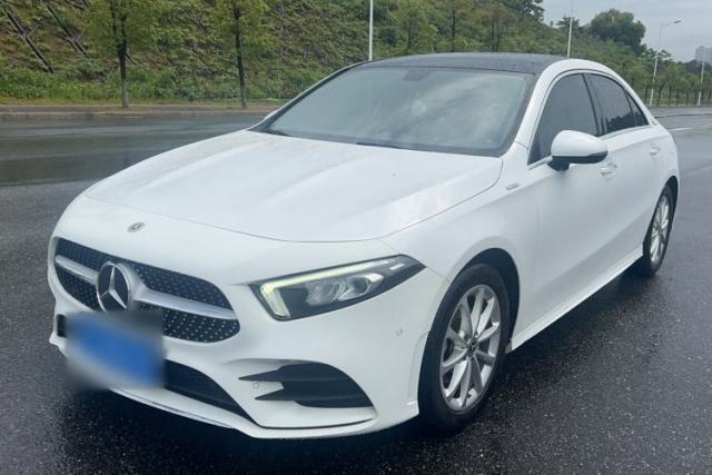 Ojetý Mercedes-Benz A-Class 2021 A 200 L Sport Sedan Fashion Model