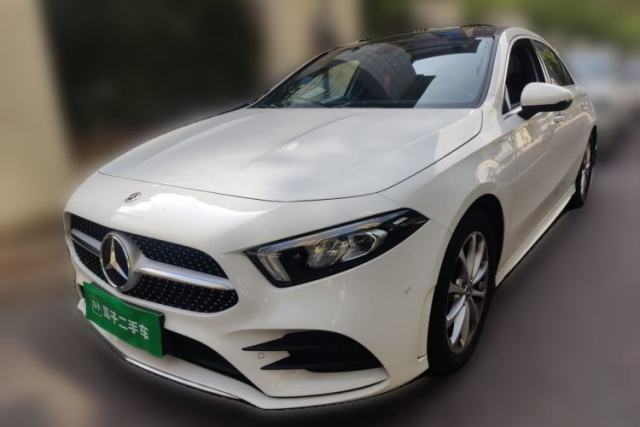 Ojetý Mercedes-Benz A-Class 2021 A 200 L Sport Sedan Fashion Model
