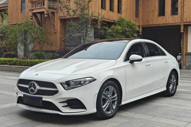 Ojetý Mercedes-Benz A-Class 2021 Restyled A 180 L Sport Sedan Guazi used car, China used car export, Used car for sale, Used  cars, Cheapest cars for sale