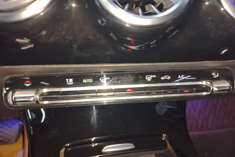 Used Mercedes-Benz A-Class 2021 A 200 L Sport Sedan Fashion Model Audio And AC Panel