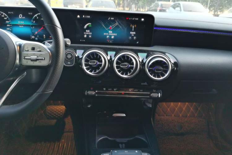 Used Mercedes-Benz A-Class 2021 A 200 L Sport Sedan Fashion Model Audio And AC Panel