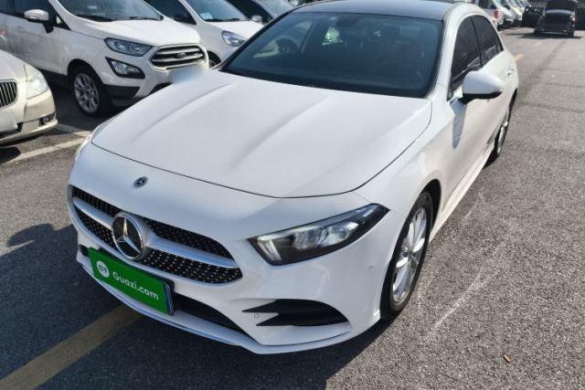 Ojetý Mercedes-Benz A-Class 2021 A 200 L Sport Sedan Fashion Model
