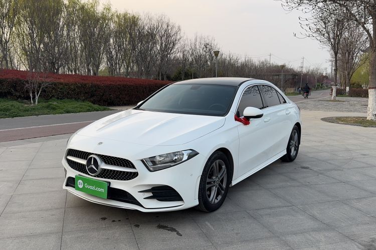 Ojetý Mercedes-Benz A-Class 2021 A 180 L Sport Sedan Guazi used car, China used car export, Used car for sale, Used cars, Cheapest cars for sale