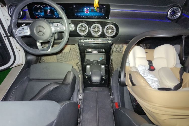 Used Mercedes-Benz A-Class 2021 A 200 L Sport Sedan Fashion Model Center Console