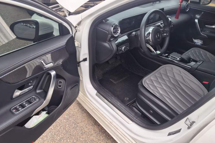 Used Mercedes-Benz A-Class 2021 A 200 L Sport Sedan Fashion Model Driver Seat