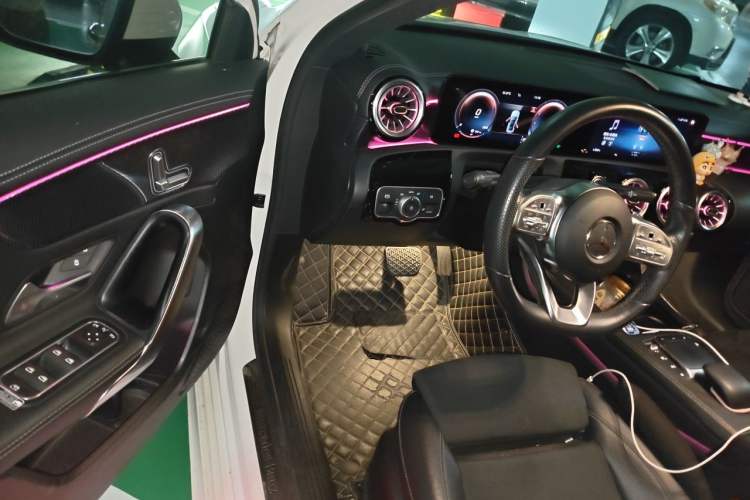 Used Mercedes-Benz A-Class 2021 A 200 L Sport Sedan Fashion Model Driver Seat