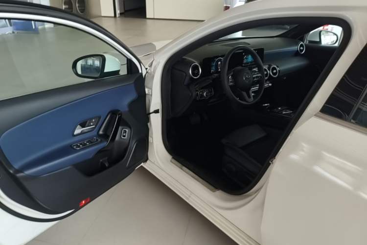 Used Mercedes-Benz A-Class 2021 A 180 L Driver Seat
