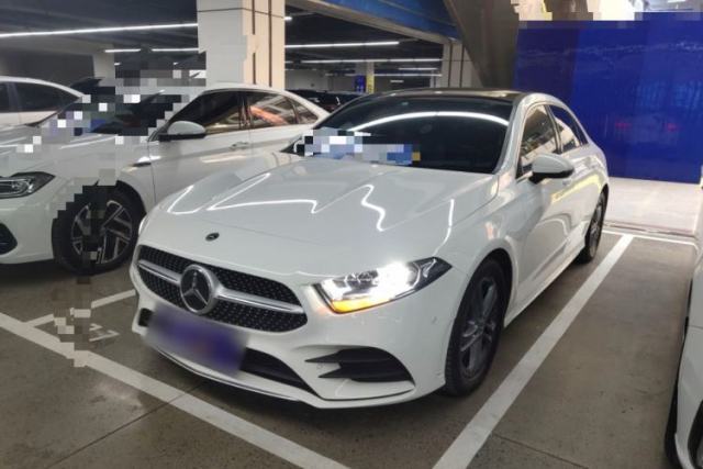 Ojetý Mercedes-Benz A-Class 2021 A 180 L Sport Sedan