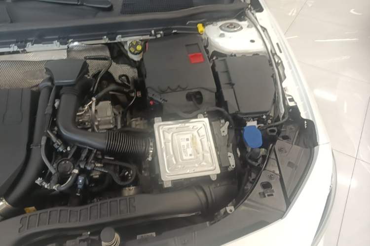 Used Mercedes-Benz A-Class 2021 A 200 L Sport Sedan Fashion Model Engine Bay Left