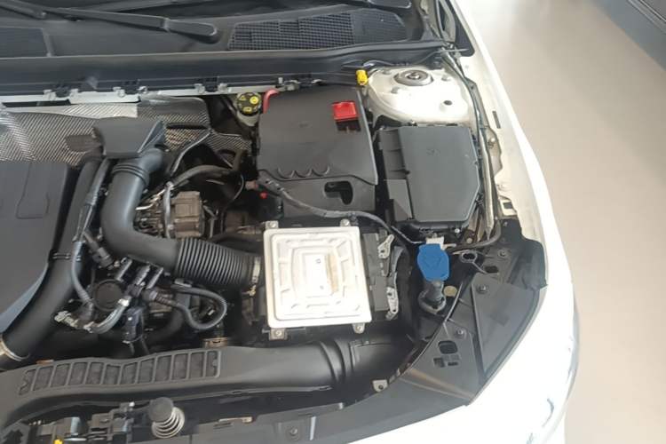 Used Mercedes-Benz A-Class 2021 A 180 L Engine Bay Left