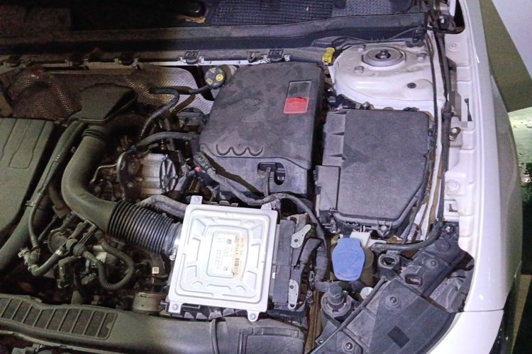 Used Mercedes-Benz A-Class 2021 A 200 L Sport Sedan Fashion Model Engine Bay Left