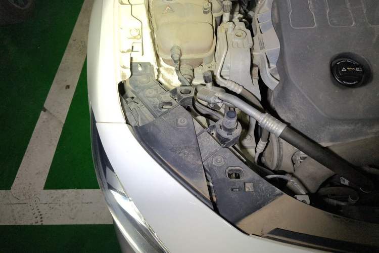 Used Mercedes-Benz A-Class 2021 A 200 L Sport Sedan Fashion Model Engine Bay Right