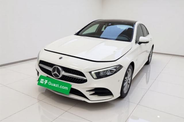 Ojetý Mercedes-Benz A-Class 2021 A 200 L Sport Sedan Dynamic Model