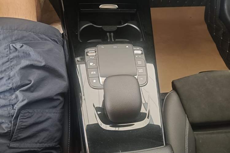 Used Mercedes-Benz A-Class 2021 A 200 L Sport Sedan Fashion Model Gear Lever
