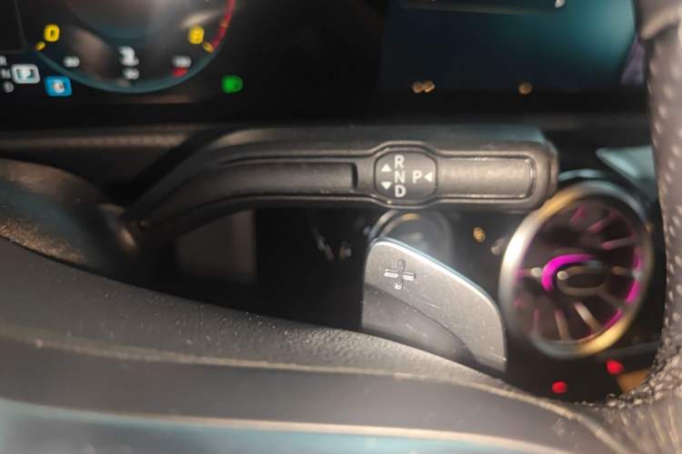 Used Mercedes-Benz A-Class 2021 A 200 L Sport Sedan Fashion Model Gear Lever