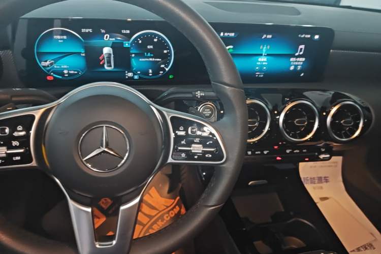 Used Mercedes-Benz A-Class 2021 Restyled A 180 L Sport Sedan Gear Lever