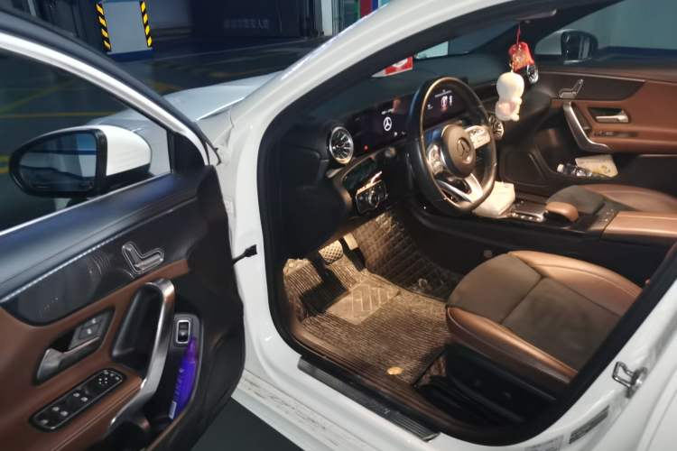 Used Mercedes-Benz A-Class 2021 A 200 L Sport Sedan Fashion Model Interior 3