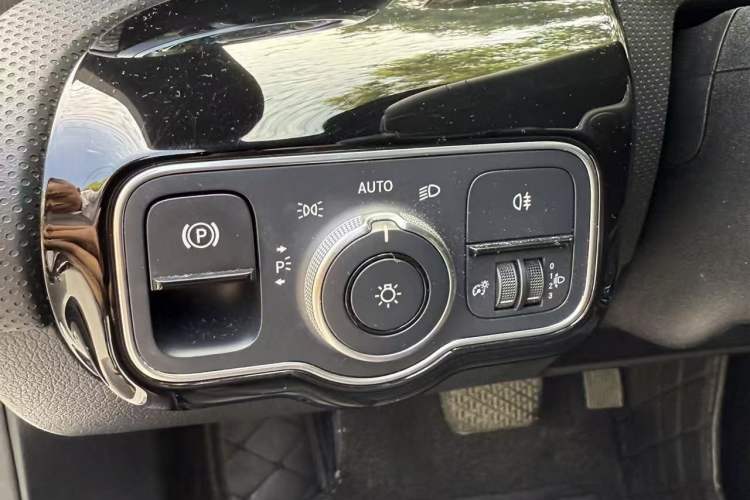 Used Mercedes-Benz A-Class 2021 Restyled A 180 L Sport Sedan Interior 9