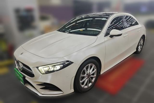 Ojetý Mercedes-Benz A-Class 2021 A 200 L Sport Sedan Dynamic Model