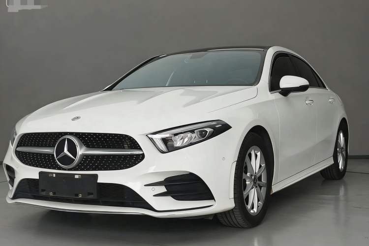 Used Mercedes-Benz A-Class 2021 A 200 L Sport Sedan Fashion Model Guazi used car, China used car export, Used car for sale, Used Mercedes-Benz cars, Cheapest cars for sale
