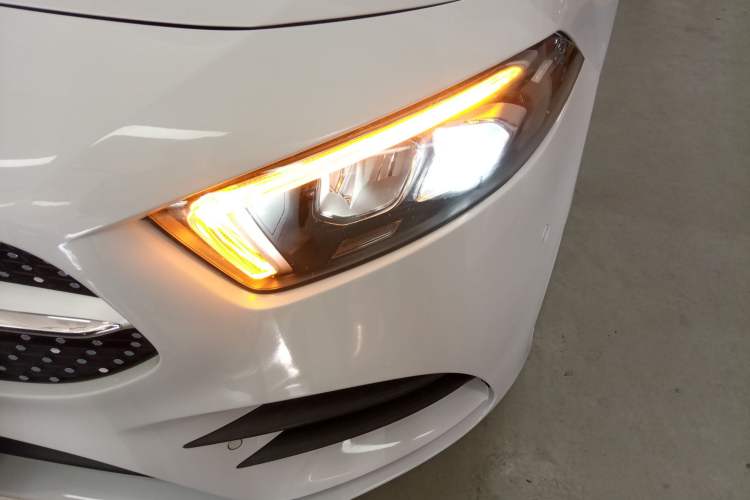 Used Mercedes-Benz A-Class 2021 A 200 L Sport Sedan Fashion Model Left Front Headlight