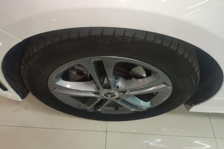 Used Mercedes-Benz A-Class 2021 Restyled A 180 L Sport Sedan Left Front Wheel Hub