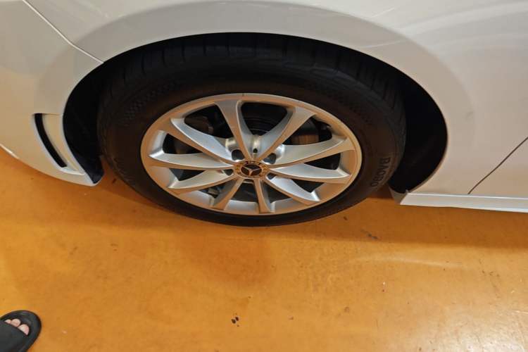 Used Mercedes-Benz A-Class 2021 A 200 L Sport Sedan Fashion Model Left Front Wheel Hub