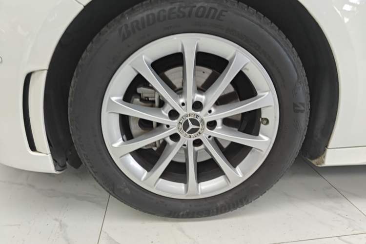 Used Mercedes-Benz A-Class 2021 A 200 L Sport Sedan Dynamic Model Left Front Wheel Hub