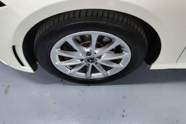 Used Mercedes-Benz A-Class 2021 A 200 L Sport Sedan Fashion Model Left Front Wheel Hub