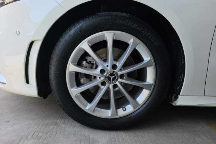 Used Mercedes-Benz A-Class 2021 A 200 L Sport Sedan Fashion Model Left Front Wheel Hub