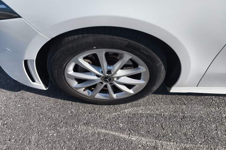 Used Mercedes-Benz A-Class 2021 A 200 L Sport Sedan Fashion Model Left Front Wheel Hub