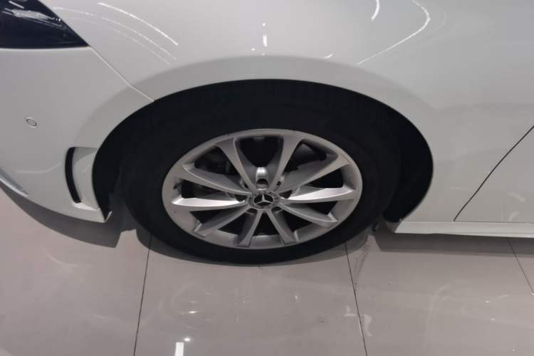 Used Mercedes-Benz A-Class 2021 A 200 L Sport Sedan Fashion Model Left Front Wheel Hub