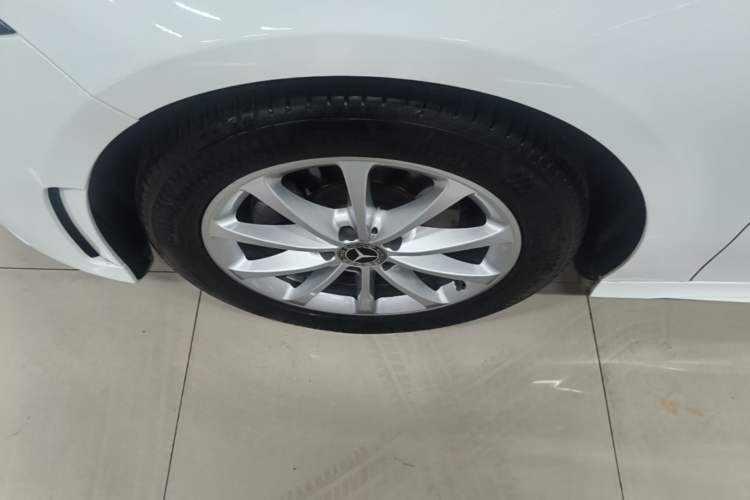 Used Mercedes-Benz A-Class 2021 A 200 L Sport Sedan Fashion Model Left Front Wheel Hub