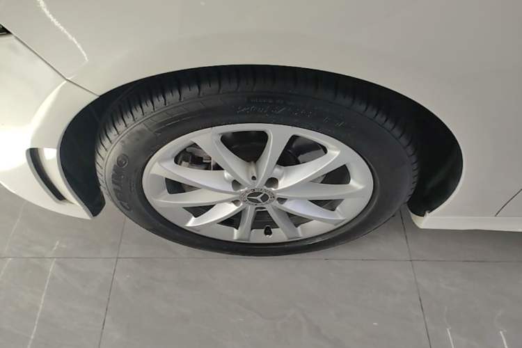 Used Mercedes-Benz A-Class 2021 A 200 L Sport Sedan Fashion Model Left Front Wheel Hub