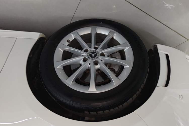 Used Mercedes-Benz A-Class 2021 A 200 L Sport Sedan Fashion Model Left Front Wheel Hub