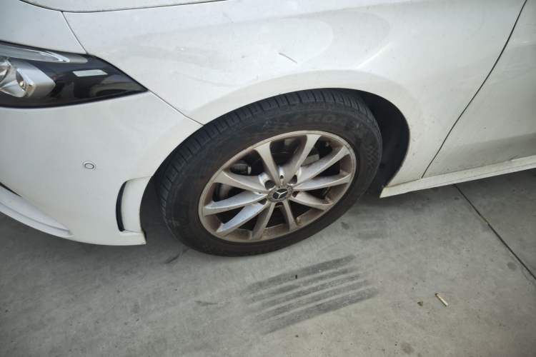 Used Mercedes-Benz A-Class 2021 A 200 L Sport Sedan Dynamic Model Left Front Wheel Hub