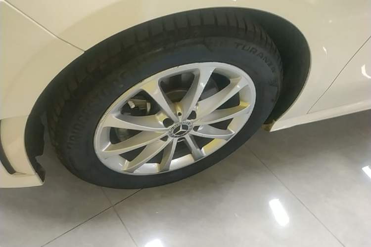 Used Mercedes-Benz A-Class 2021 A 200 L Sport Sedan Dynamic Model Left Front Wheel Hub