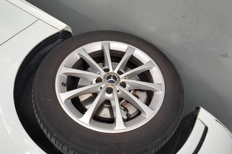Used Mercedes-Benz A-Class 2021 A 200 L Sport Sedan Fashion Model Left Front Wheel Hub