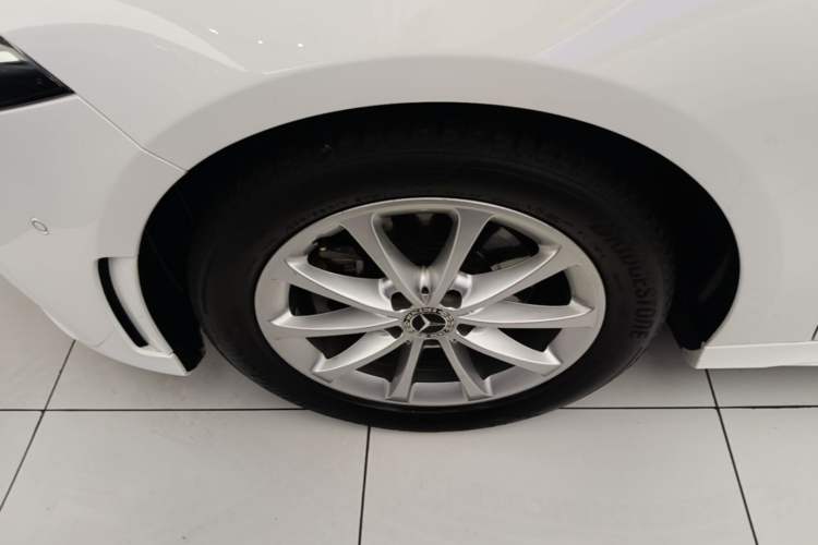 Used Mercedes-Benz A-Class 2021 A 200 L Sport Sedan Fashion Model Left Front Wheel Hub