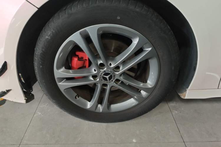 Used Mercedes-Benz A-Class 2021 Restyled A 180 L Sport Sedan Left Front Wheel Hub