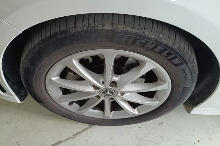 Used Mercedes-Benz A-Class 2021 A 200 L Sport Sedan Dynamic Model Left Front Wheel Hub