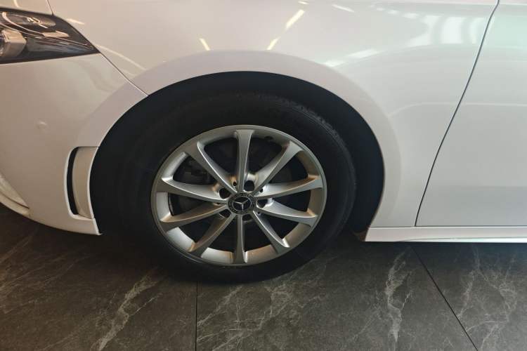 Used Mercedes-Benz A-Class 2021 A 200 L Sport Sedan Fashion Model Left Front Wheel Hub