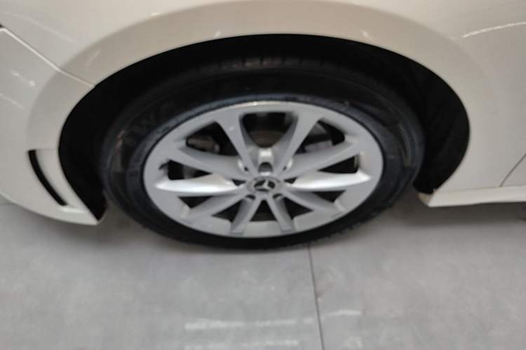 Used Mercedes-Benz A-Class 2021 A 200 L Sport Sedan Fashion Model Left Front Wheel Hub