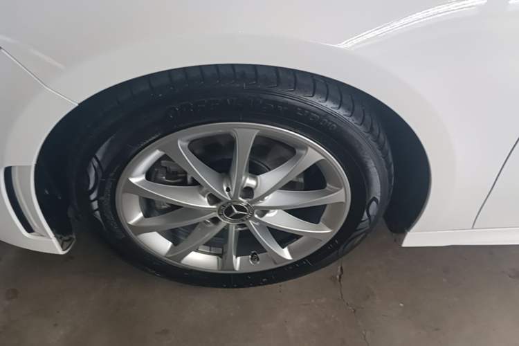 Used Mercedes-Benz A-Class 2021 A 200 L Sport Sedan Dynamic Model Left Front Wheel Hub