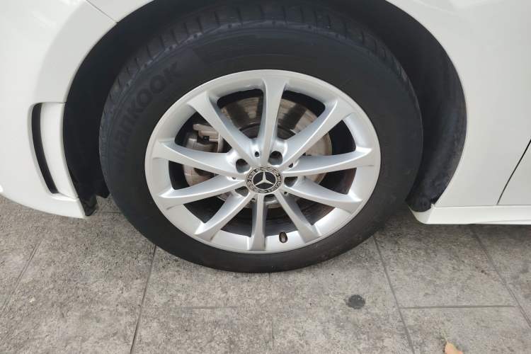 Used Mercedes-Benz A-Class 2021 A 200 L Sport Sedan Fashion Model Left Front Wheel Hub