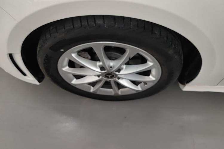 Used Mercedes-Benz A-Class 2021 A 200 L Sport Sedan Fashion Model Left Front Wheel Hub