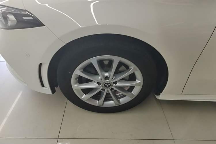 Used Mercedes-Benz A-Class 2021 A 200 L Sport Sedan Fashion Model Left Front Wheel Hub